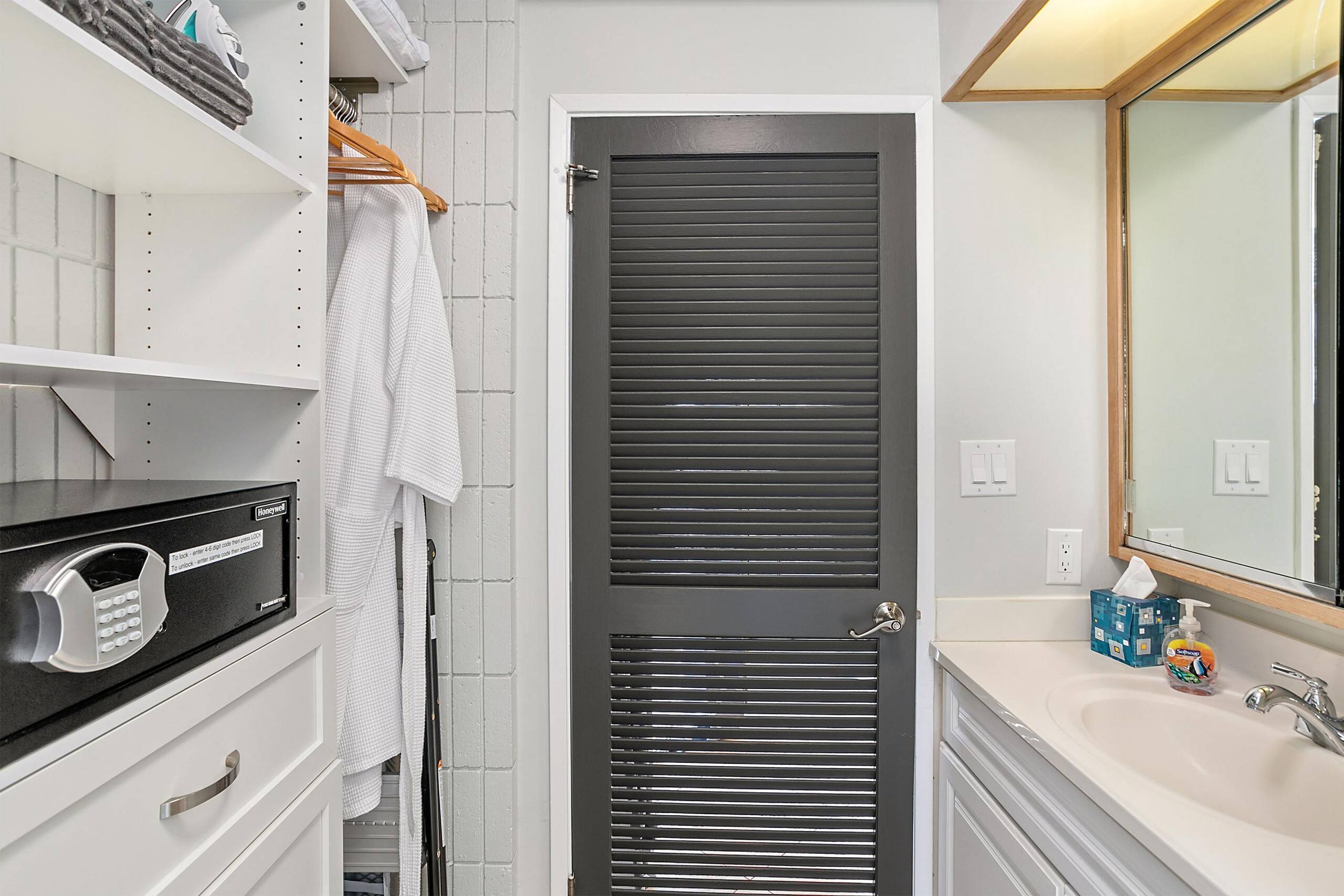 Condo in Kihei · ★4.95 · 2 bedrooms · 4 beds · 2 baths - Image 52