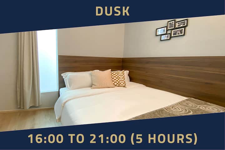 Double Room, 5 Hours: 4PM-9PM same day in Bugis