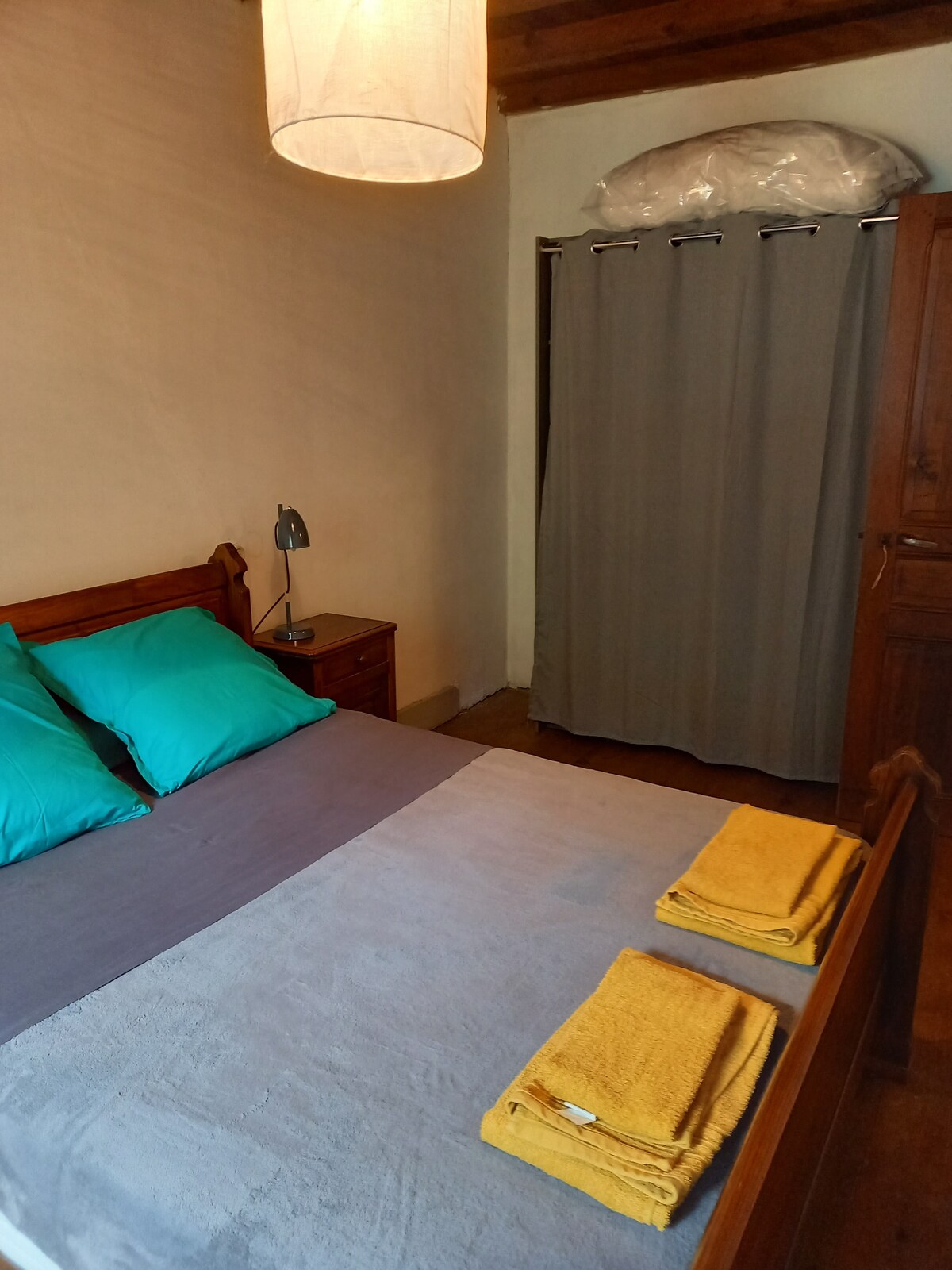 Habitación 2 con una cama de 140