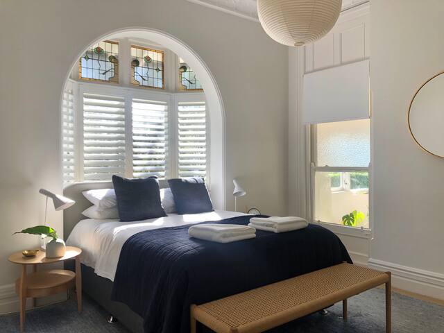 Stylish and Sunny – Family Beach Getaway in Manly gallery image 3