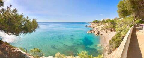 Top performing Airbnb: Petit Miami charming studio in Mont Roig Del Camp