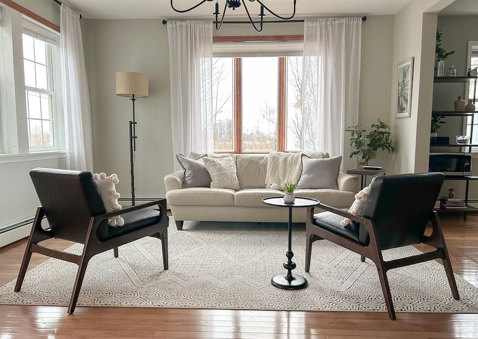 Modern Utica's Luxury Suite Retreat