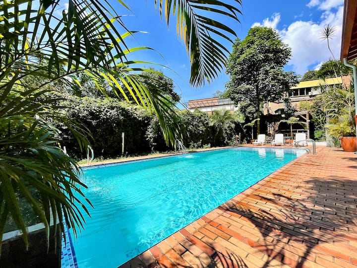 16 Bdr Villa In Proveza W Pool, Jacuzzi, & Sauna - Medellín