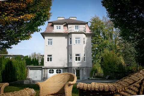 family wellhouse green garden Salzburg < 15 p