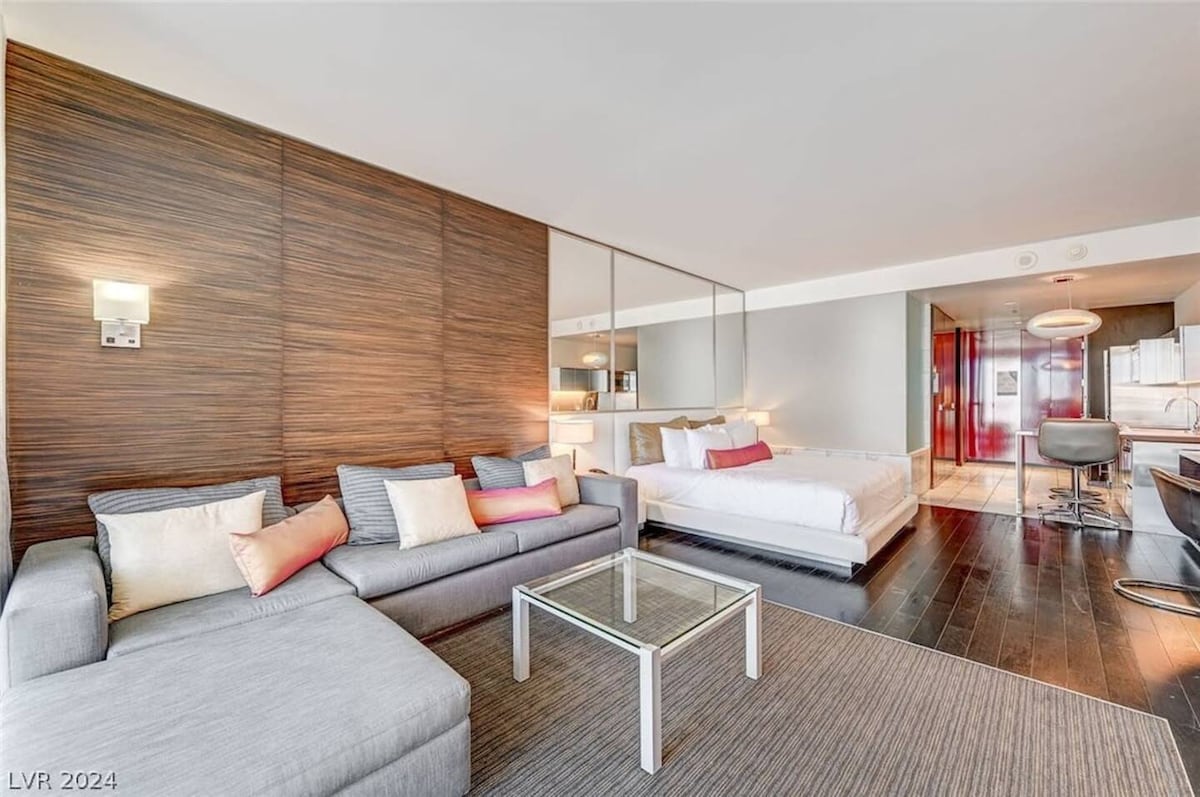Palms Condo