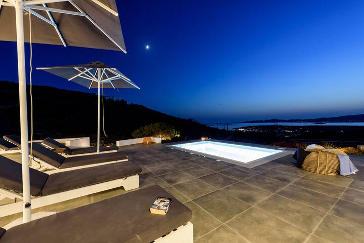 New Luxury Villa Rosemary in Paros gallery image 3