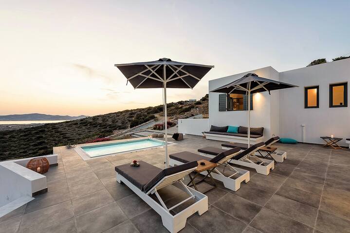 New Luxury Villa Rosemary in Paros gallery image 2