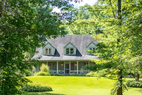 Sleeps 28, Hot Tub, Pool - Waterfront Stay