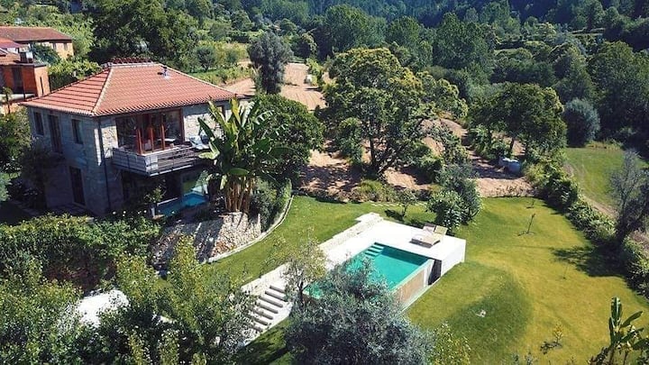 Rustic House with Pool & Jacuzzi -Arouca Portugal