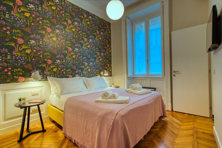 Tre camere con bagno indipendenti – NO cucina gallery image 3