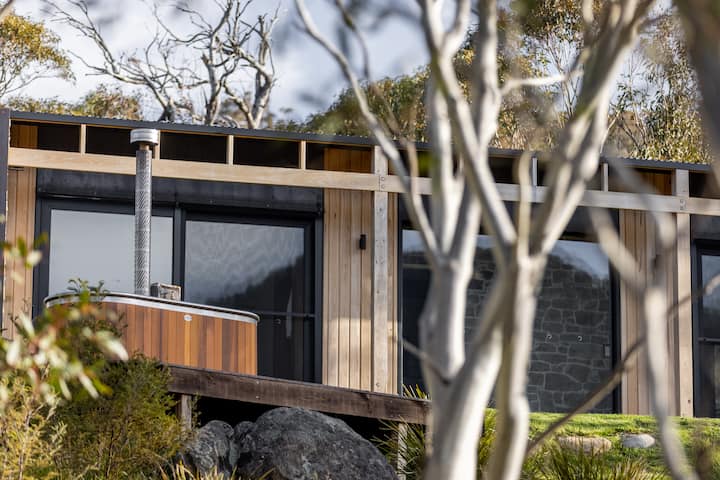 Crafters Cabin TWO - Luxury Eco Accommodation
