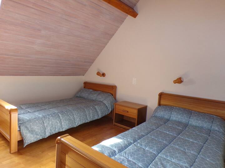 Chambre 3 : 2 lits 90X190