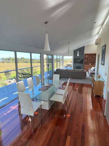 Harbour Lookout – 2 bathrooms gallery image 2