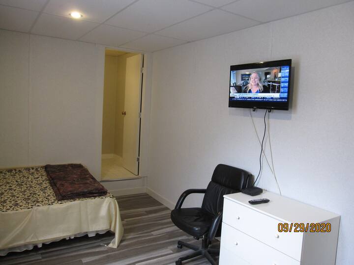 Furnished room for long and short term rental. Apartments for Rent in