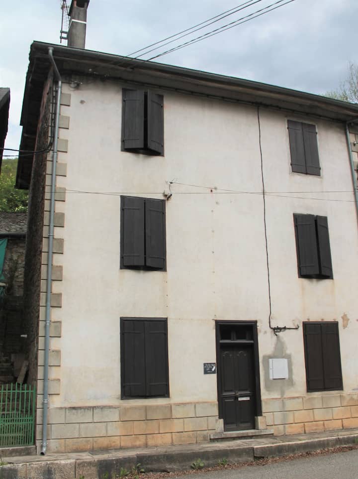 Maison Locative à Proximité De Seix Et Guzet-neige - Seix