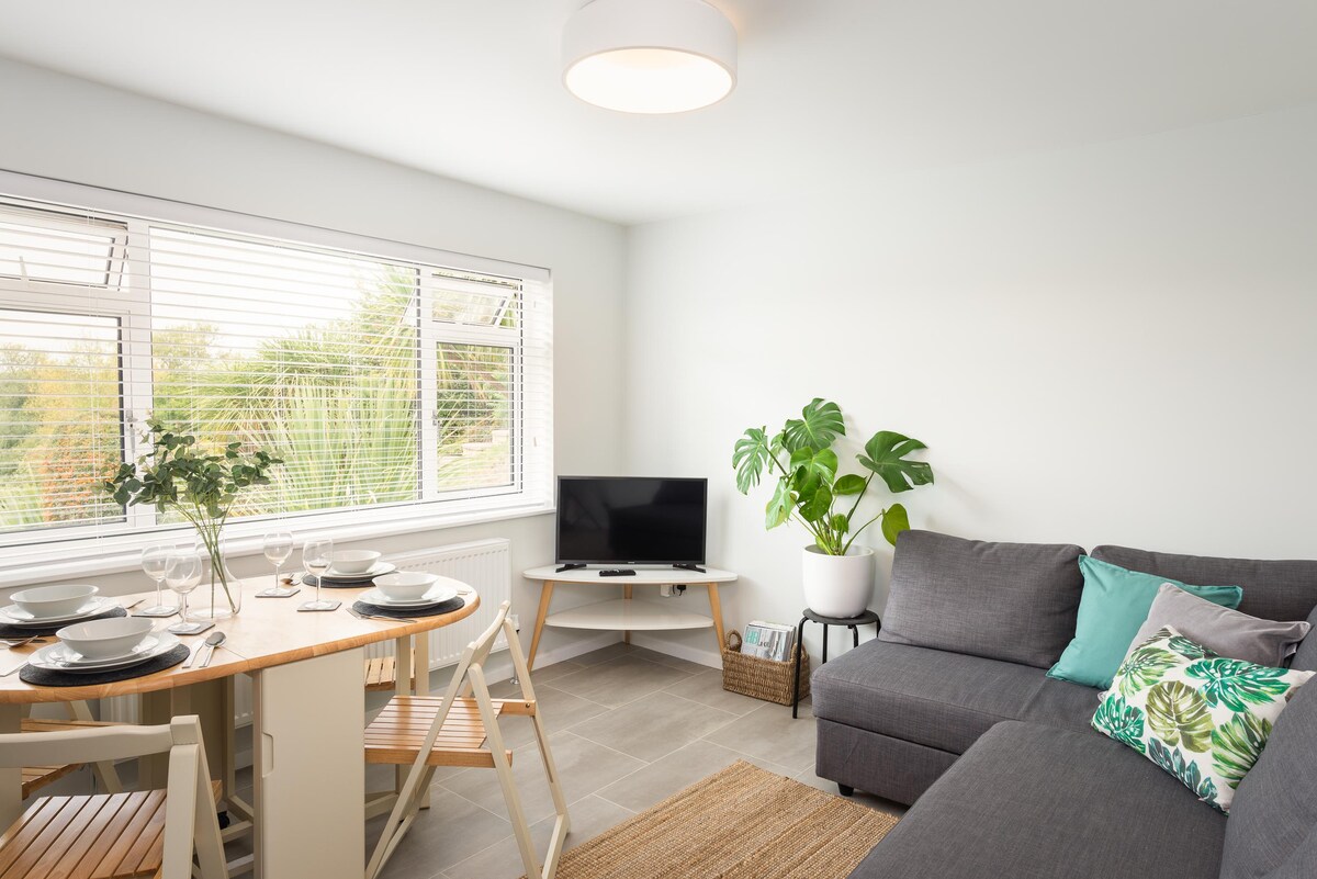 Anuncio de Airbnb popular: River Retreat Apartment Exeter Views & parking en Exminster