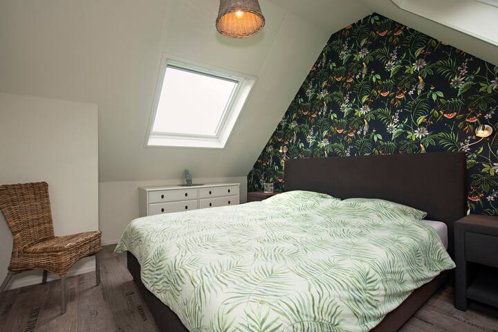 საძინებელი 1