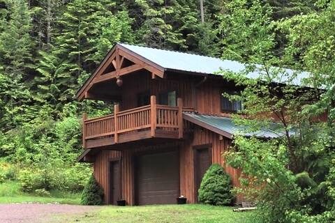 Mountain Cedars Getaway