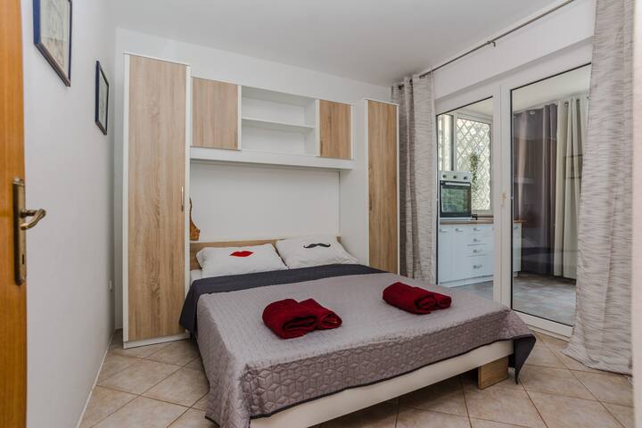 غرفة النوم 1