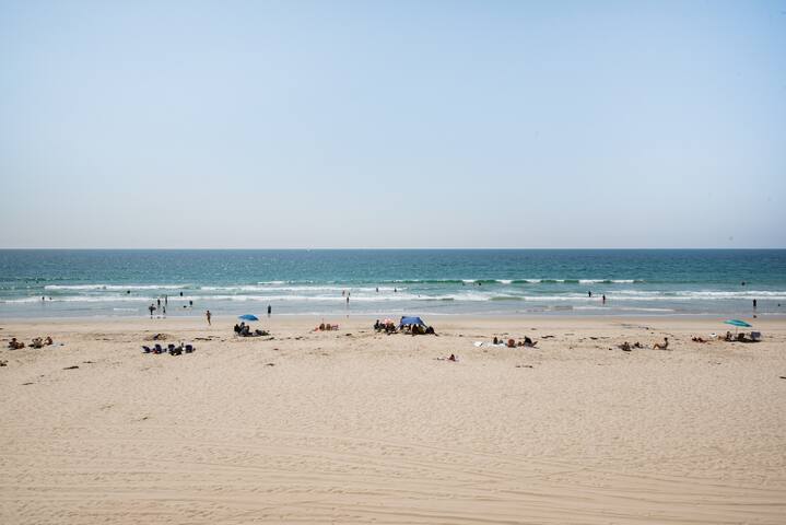 Ocean Front Home Sleeps 10+ Dream Beach Vacation gallery image 3