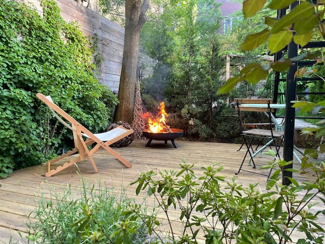 Beautiful Townhouse, private garden, Cobble Hill