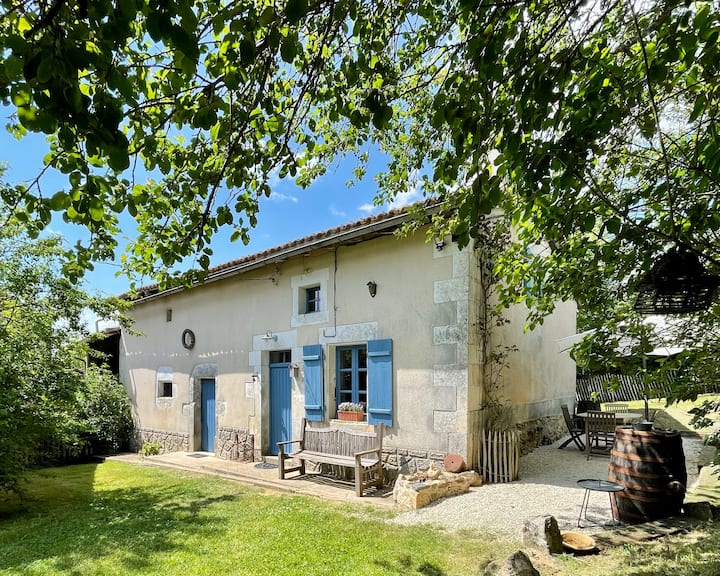 Bussière-Badil Vacation Rentals & Homes - Nouvelle-Aquitaine, France |  Airbnb