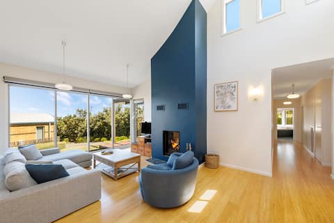 Top performing Airbnb: Chocolate Gannets Garden Villa with partial ocean views, 50 meters from the beach and 3 minute drive into town in Apollo Bay