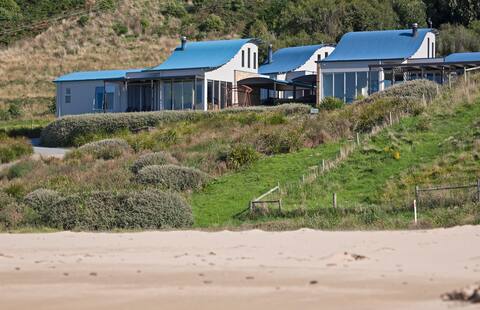 Chocolate Gannets Seafront Villa with full ocean views, 50 meters from the beach and 3 min drive into town