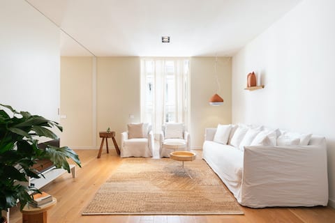 Top Airbnb: Serene 2 Bed/2 Bath Suite Communal Rooftop Terrace in Barcelona