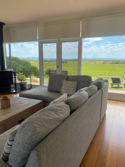 Funky 70's house with amazing views and privacy