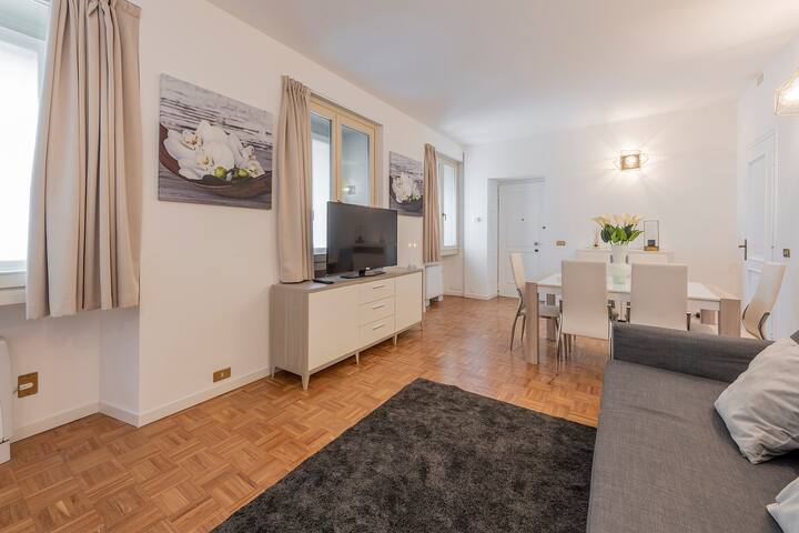 Milan Royal Suites – Brera Trilocale – 2 Camere gallery image 2