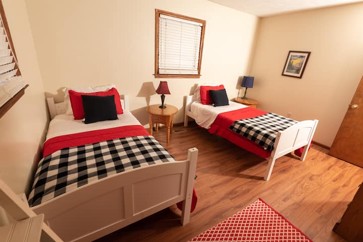 ห้องนอน 2: เตียงแฝด 2 หลัง