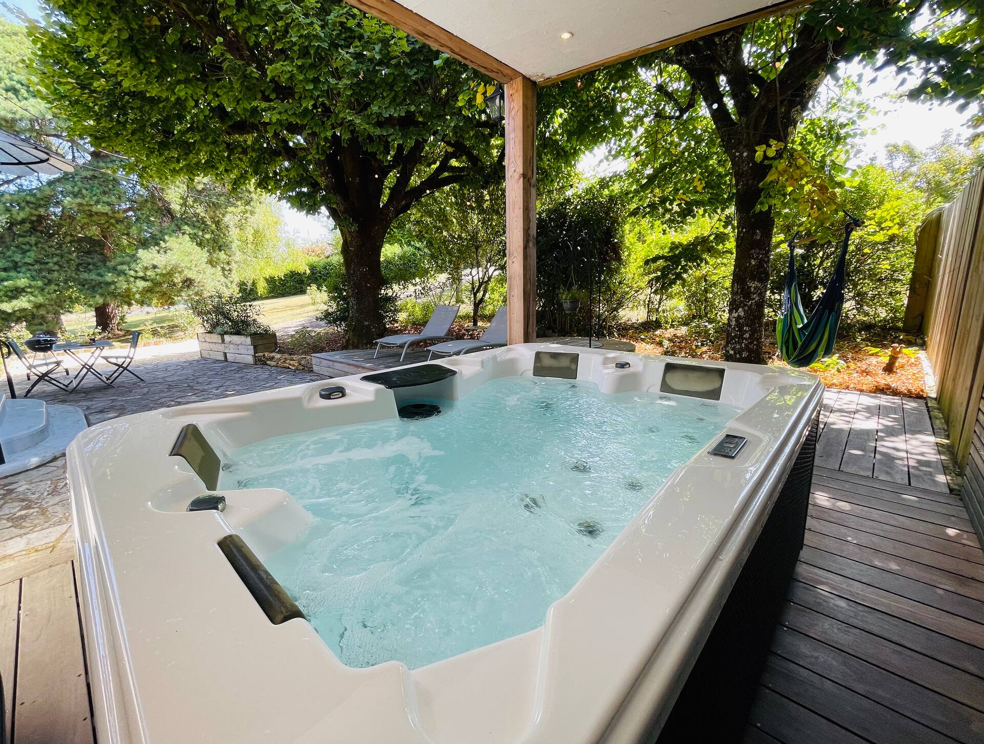 Maison Tournesol: Self-catering cabin with a private spa in Sarlat