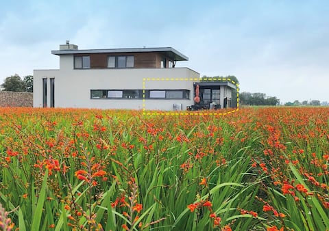 Bulbhouse: beach, cities a.o Amsterdam & nature