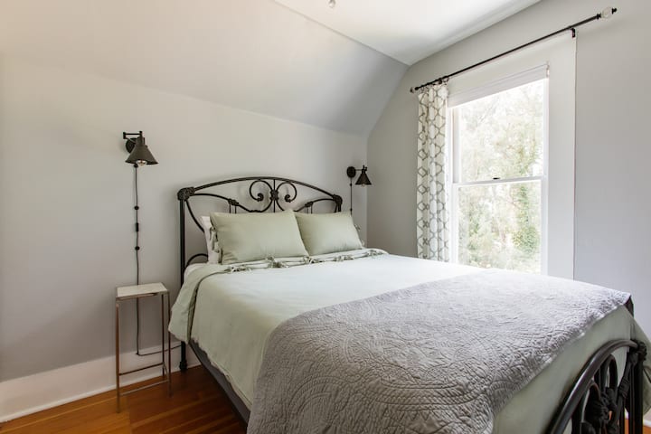 Chumba cha kulala cha wageni- Ghorofani