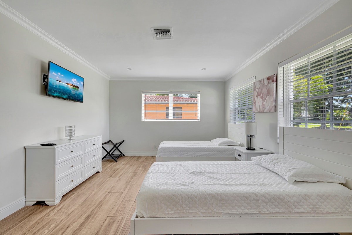 חדר שינה מס '3 (2 מיטות זוגיות)