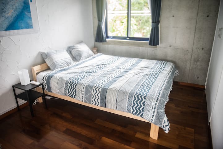 Საწოლი დიდი ზომის (160*200)
(ბაღი)