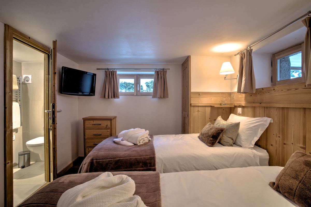 Lower ground bedroom