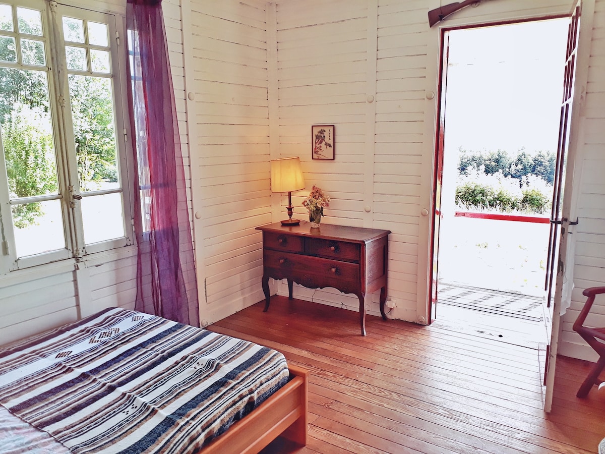 1号双人卧室，可欣赏美景