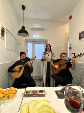 Building with 7 suite 14 guests near Rossio Square gallery image 2