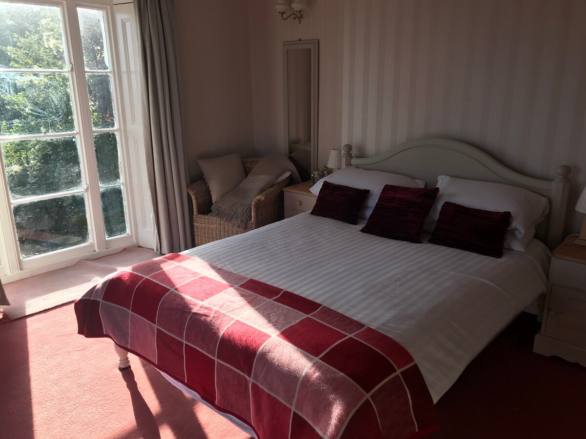 1st Floor - Master Bedroom