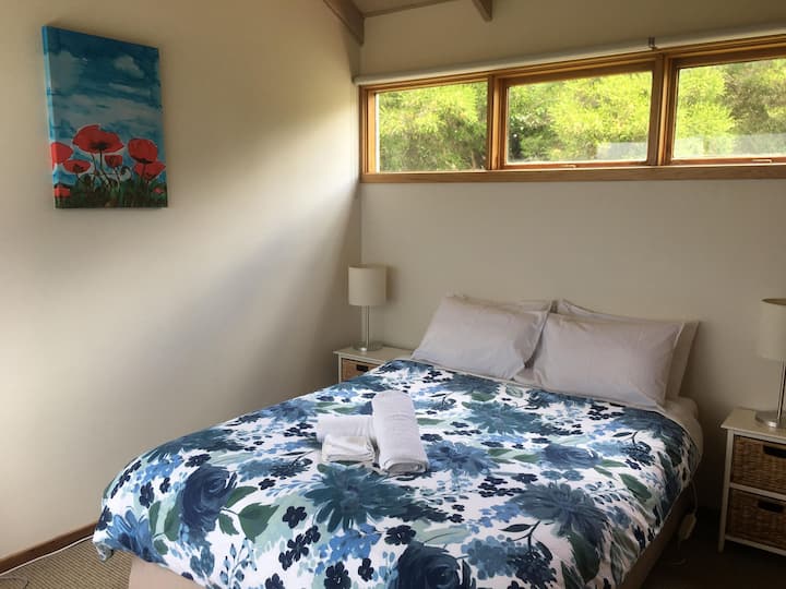 Upstairs queen bedroom 2