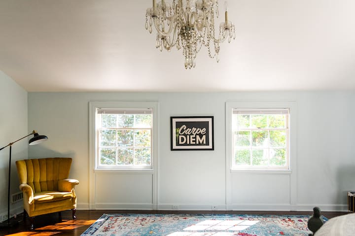 Master bedroom (2nd floor)