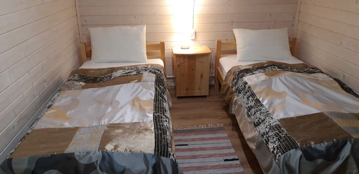 спалня с 2 единични легла