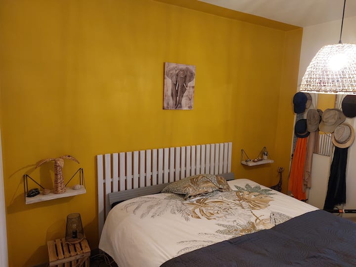 habitación para adultos con cama de 160 x 200