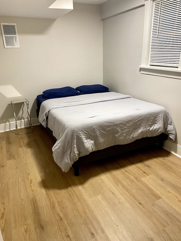 2. spavaća soba s bračnim krevetom (širine 150 - 179 cm)