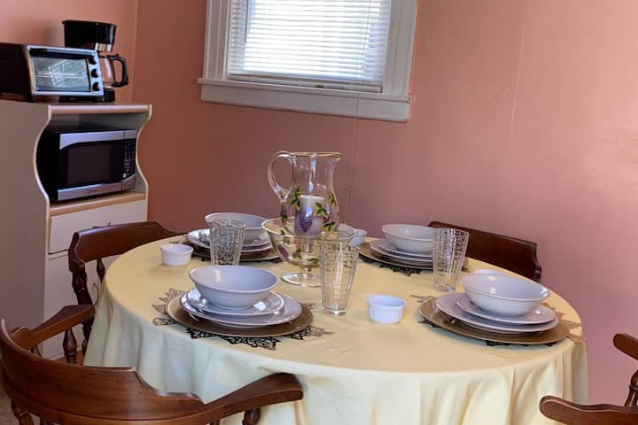 2BR/1BA Cozy & Fully Equipped Near JFK Airport - Apartments for
