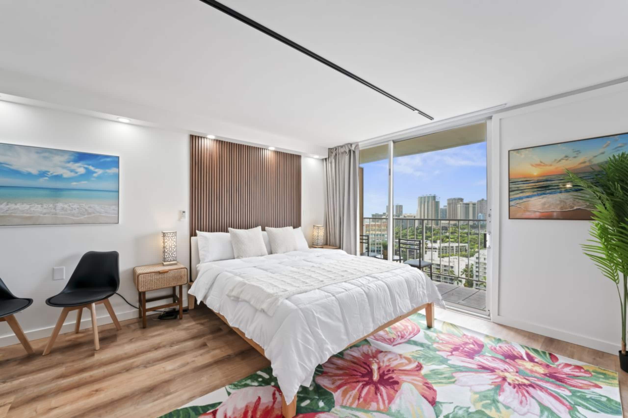 Condo in Honolulu · ★4.83 · Studio · 1 bed · 1 private bath - Image 2