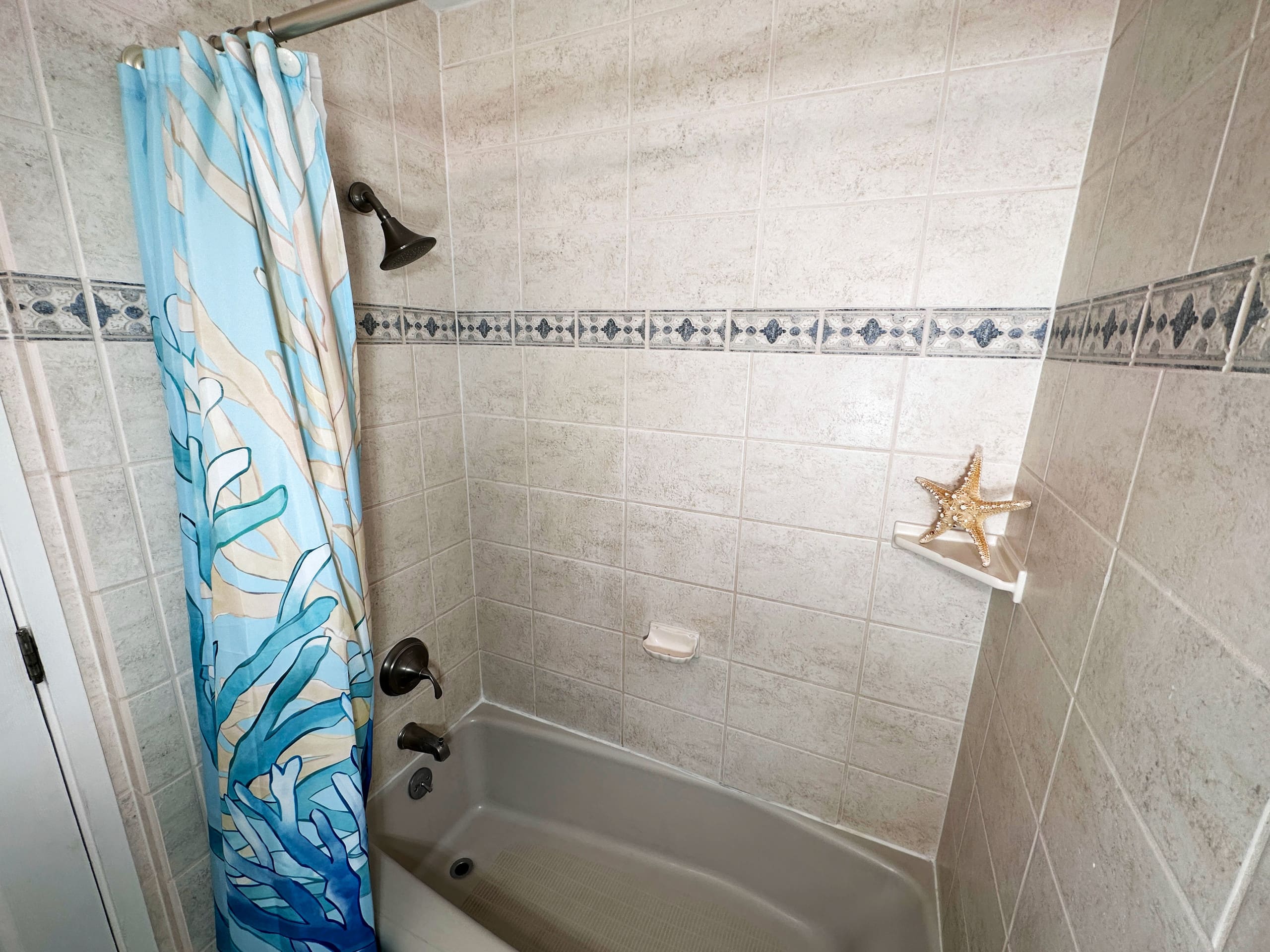 Condo in Kihei · ★4.87 · 1 bedroom · 2 beds · 1 bath - Image 11
