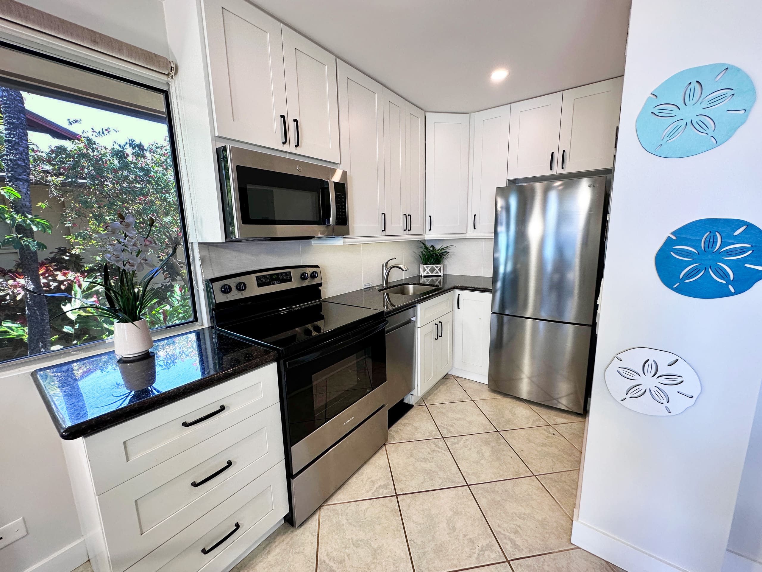 Condo in Kihei · ★4.87 · 1 bedroom · 2 beds · 1 bath - Image 5